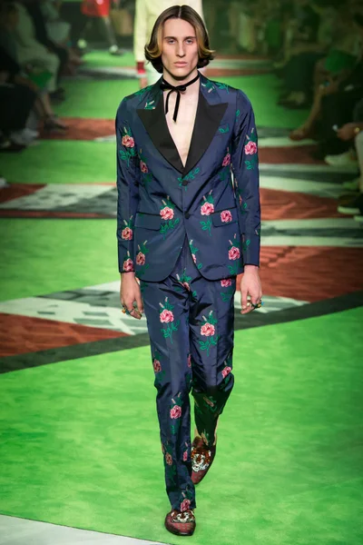 Look 34